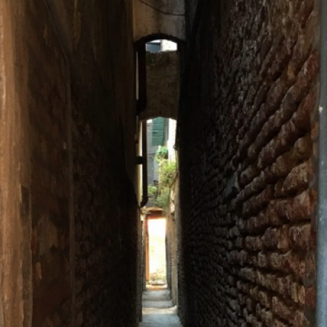 La calle la plus étroite de Venise