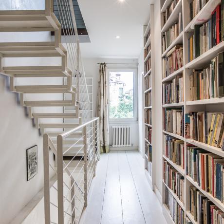 The sunny mezzanine at Alice Giardino apartment