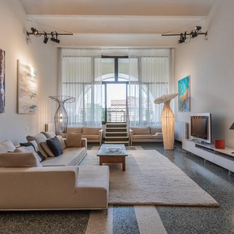 The huge living room at Giudecca Gallery apartment