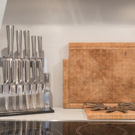 Small flat doesn't mean that the kitchen can't be nicely equipped! Here is the knives' set at Ponte Storto apartment