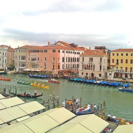 The Regata Storica as seen from Rialto Mercato apartment