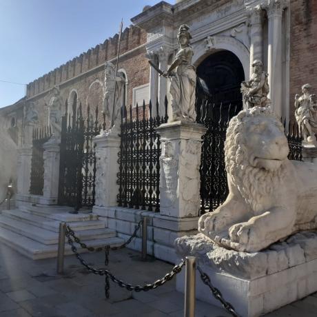  Les lions hiératiques de l'Arsenale vous attendent !