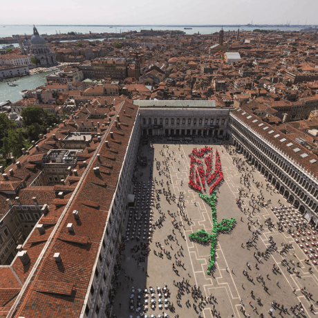 Der menschliche Bocolo auf dem Markusplatz in Venedig
