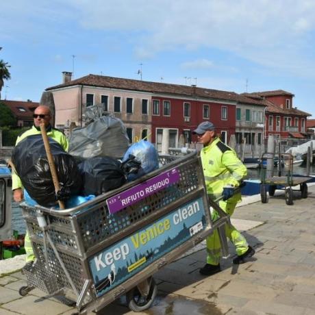 Getrennte Abfallsammlung in Venedig, Italien